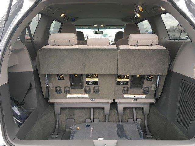 Toyota Sienna 2017 photo 10